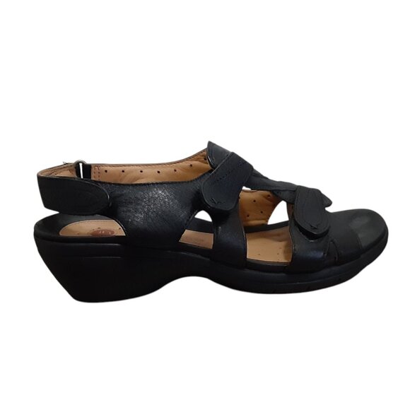 Clarks Un Structured Womens Sandals Size 6.5 W Black Leather Strappy Adjustable - Picture 2 of 8